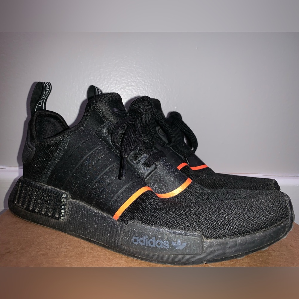 Black NMD Adidas